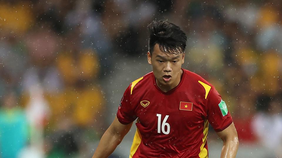 Nguyễn Thành Chung là ai? Đang thi đấu cho câu lạc bộ nào? | Sporting News